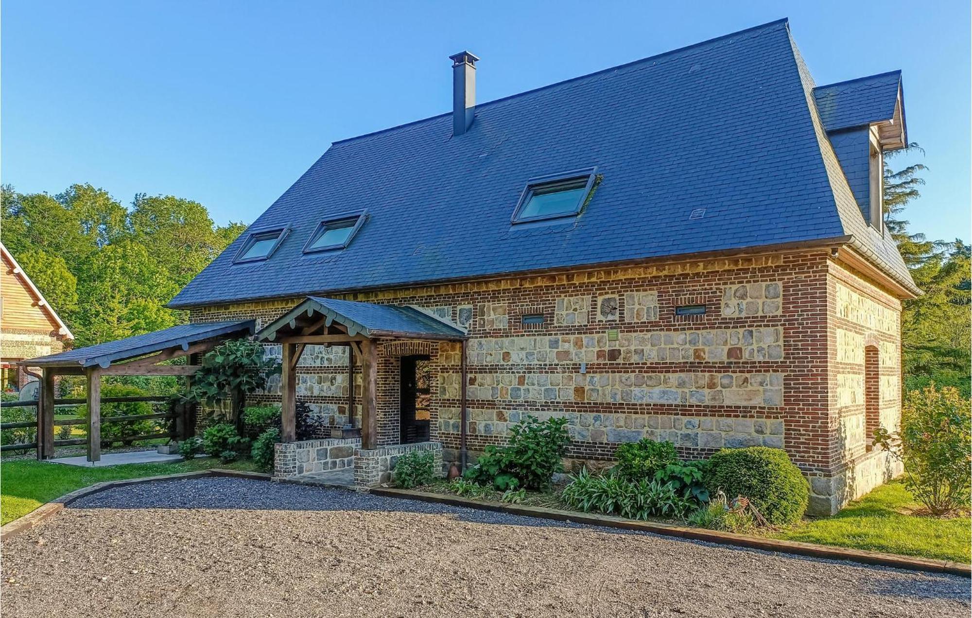 Stunning Home In Paluel With Wifi Exteriör bild