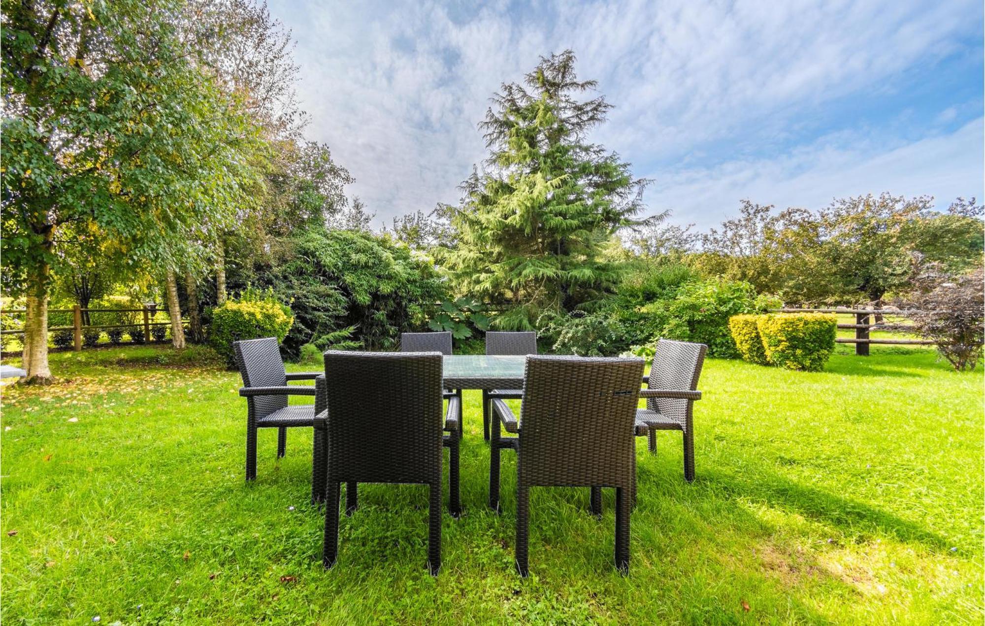 Stunning Home In Paluel With Wifi Exteriör bild